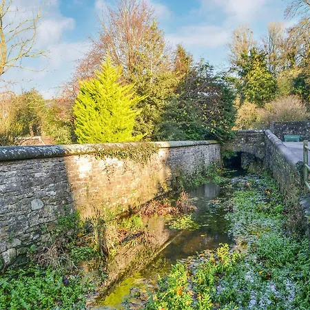 The At Lane Foot